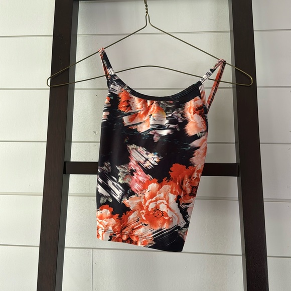 Athletic top - Picture 2 of 4